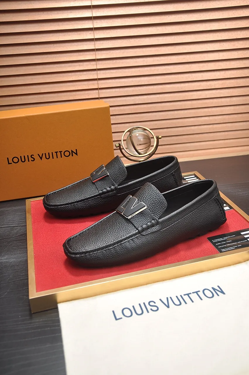 Men's men's shoes 💰420💶 [LV Doudou shoes] (water-dyed cowhide lining) new model is on the market, available on the official website. The new Doudou shoes are processed into single-color materials, and the uppers are made of imported horsehide leather. The body of the shoe is fully hemmed with mark thread, and is lined with imported original cowhide leather. The elegant shoe shape is super suitable for all-matching, and the size is 38-44.